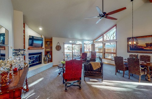 Greeley House | 321 m² House ∙ 5 bedrooms ∙ 12 guests