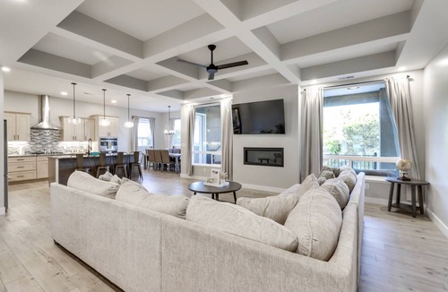 Grand Junction House | 325 m² House ∙ 4 bedrooms ∙ 17 guests