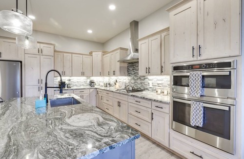 Grand Junction House | 325 m² House ∙ 4 bedrooms ∙ 17 guests