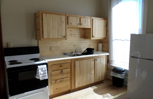 Del Norte Apartment | 34 miles from Wolf Creek Downtown One Bedroom Apartment