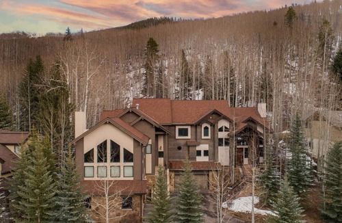 Highland Meadows House | 343 m² House ∙ 5 bedrooms ∙ 12 guests