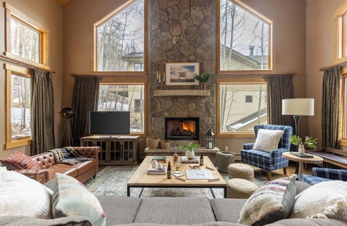 Highland Meadows House | 343 m² House ∙ 5 bedrooms ∙ 12 guests