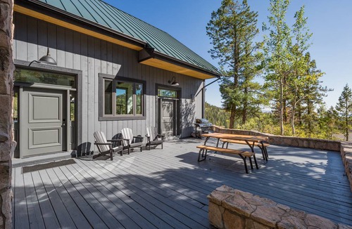 Columbine Lake House | 353 m² House ∙ 4 bedrooms ∙ 12 guests