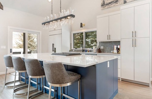 Edwards House | 353 m² House ∙ 4 bedrooms ∙ 8 guests