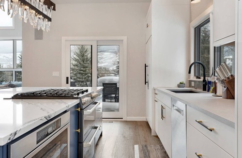 Edwards House | 353 m² House ∙ 4 bedrooms ∙ 8 guests