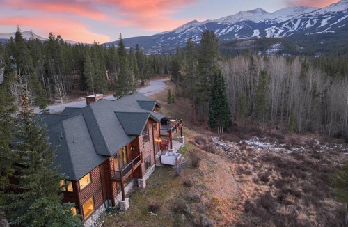 The Highlands House | 353 m² House ∙ 4 bedrooms ∙ 12 guests