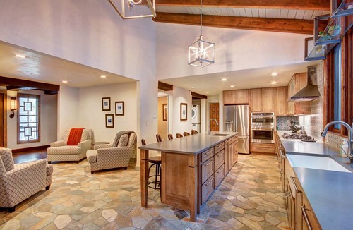 Blue River House | 357 m² House ∙ 6 bedrooms ∙ 14 guests