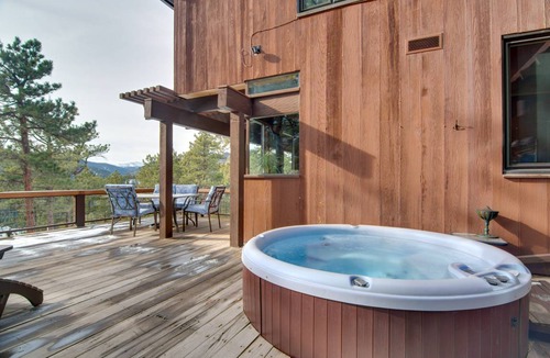 Boulder House | 362 m² House ∙ 3 bedrooms ∙ 6 guests