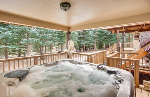 Nathrop House | 373 m² House ∙ 4 bedrooms ∙ 8 guests