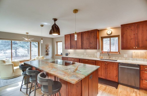 Nathrop House | 373 m² House ∙ 4 bedrooms ∙ 8 guests