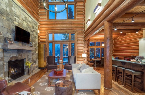 Mountain Village House | 374 m² House ∙ 4 bedrooms ∙ 10 guests