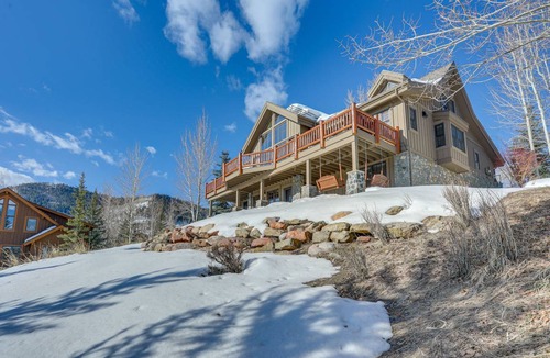 Cordillera House | 374 m² House ∙ 5 bedrooms ∙ 6 guests