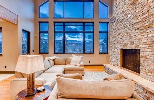 Forest Hills House | 378 m² House ∙ 4 bedrooms ∙ 12 guests