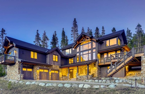 Forest Hills House | 378 m² House ∙ 4 bedrooms ∙ 12 guests