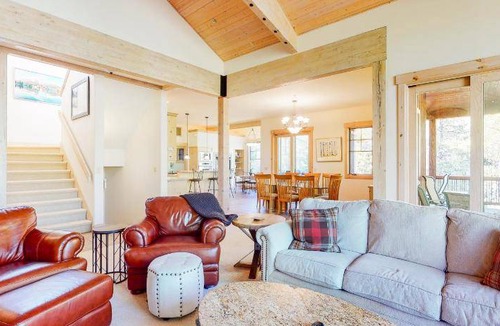 Three Peaks House | 381 m² House ∙ 4 bedrooms ∙ 10 guests