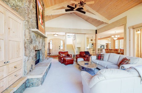 Three Peaks House | 381 m² House ∙ 4 bedrooms ∙ 12 guests