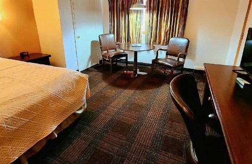 Manitou Springs Hotel | 39 m² Motel ∙ 2 bedrooms ∙ 6 guests