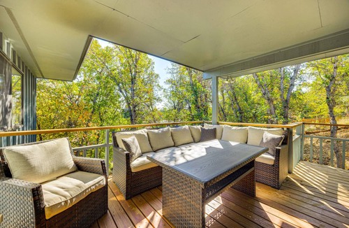 Skyway House | 390 m² House ∙ 4 bedrooms ∙ 10 guests