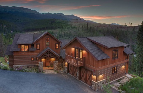 Breckenridge House | 398 m² House ∙ 5 bedrooms ∙ 12 guests