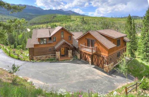 Breckenridge House | 398 m² House ∙ 5 bedrooms ∙ 12 guests