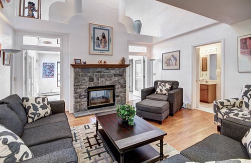 Warrior's Mark West House | 399 m² House ∙ 6 bedrooms ∙ 18 guests