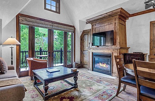Aspen Condo | 3Bed/3Bath - Aspen Mountain Residences (Dates Available in May/July/September)