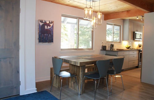 Blue River House | 3Br 2Ba Mountain Modern Cabin on the Blue River