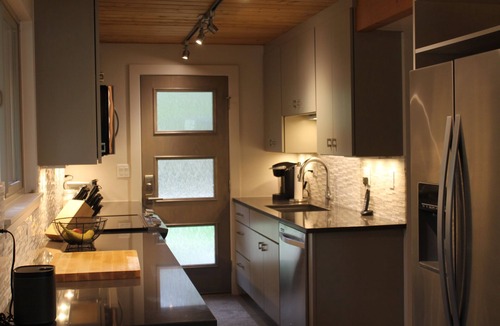 Blue River House | 3Br 2Ba Mountain Modern Cabin on the Blue River