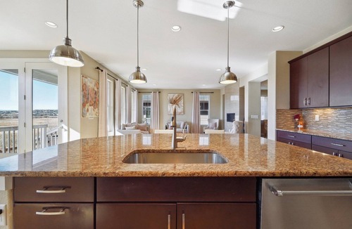 The Pinery House | 4,000 sqft. Pet-friendly ideal for families, consultants, travel nurses, doctors