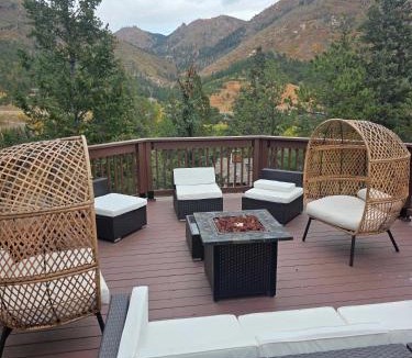 Cascade-Chipita Park House | 4 Bdrm Amazing Veiws