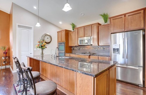 Commerce City House | 4 Bed/3 Bath, Sleeps 12! 20 min DIA, Pets-Large yard; Great for Families!
