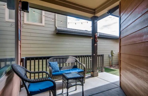 Twin Lakes House | 4 bed, 4 bath, Minutes to Downtown Denver