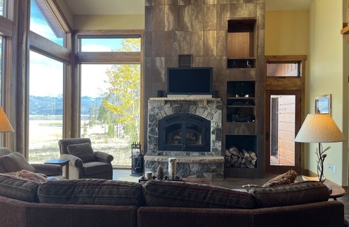 Granby House | 4 Bedroom pet friendly home with stunning views close to Winter Park Ski Resort
