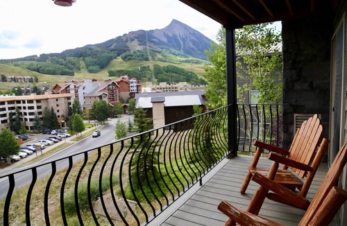 Crested Butte Condo | 4 BR Mountain Side Condo with Heated Pool and Hot Tub! Sleeps 9