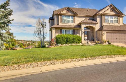 Southwest Colorado Springs Apartment | 4 Mi to Broadmoor! Apt with Movie Theater and Mtn View