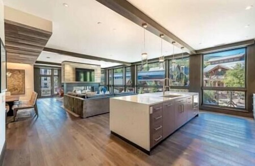 Snowmass Village Condo | 4 New Amazing Contemporary Condo, Rooftop Pool!