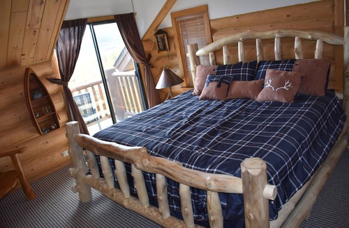 Warm Springs Cabin | 4 Primary Suites!,Private fishing, Ski at Breck or Monarch, Sauna