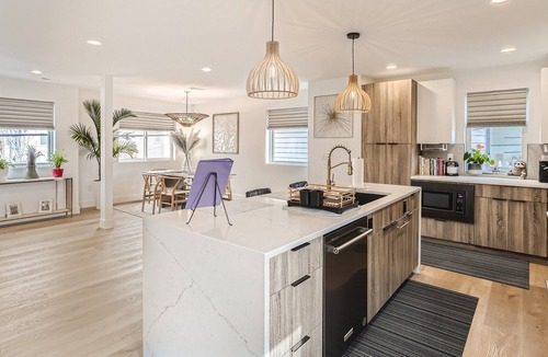 Jefferson Park House | 4 story brand new modern townhome in the heart of Jefferson Park