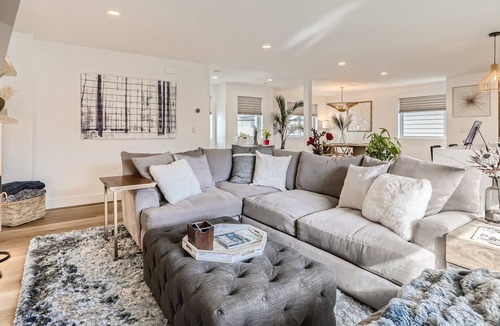 Jefferson Park House | 4 story brand new modern townhome in the heart of Jefferson Park