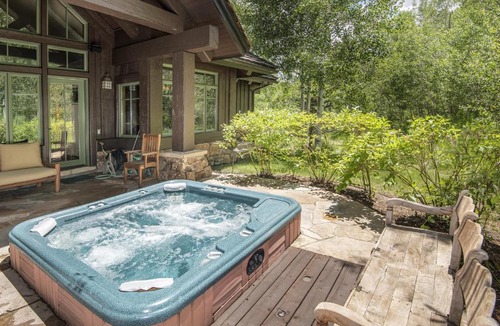 Avon House | 40 Goshawk home