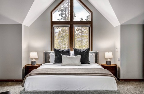 Warrior's Mark West House | 400 m² House ∙ 6 bedrooms ∙ 16 guests