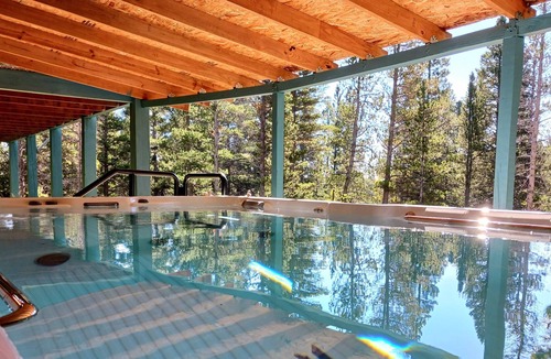 Valley of the Sun Cabin | 4000sqft W Private Pool/Spa, Zipline & Sauna!