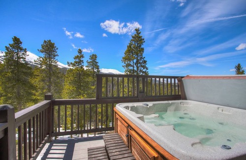Warrior's Mark West House | 407 m² House ∙ 7 bedrooms ∙ 16 guests