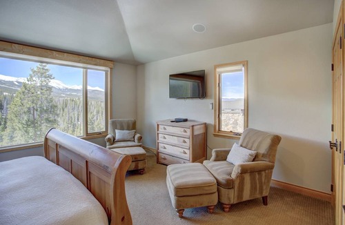 Warrior's Mark West House | 407 m² House ∙ 7 bedrooms ∙ 16 guests