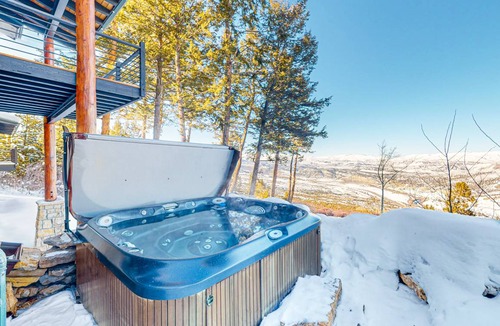 Edwards House | 411 m² House ∙ 4 bedrooms ∙ 8 guests