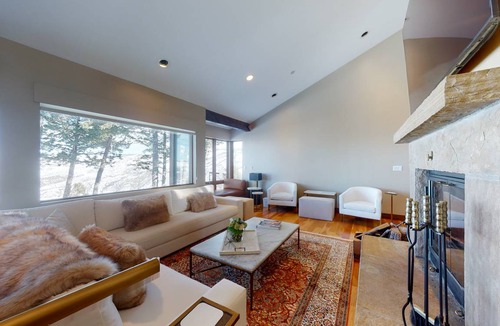 Edwards House | 411 m² House ∙ 4 bedrooms ∙ 8 guests