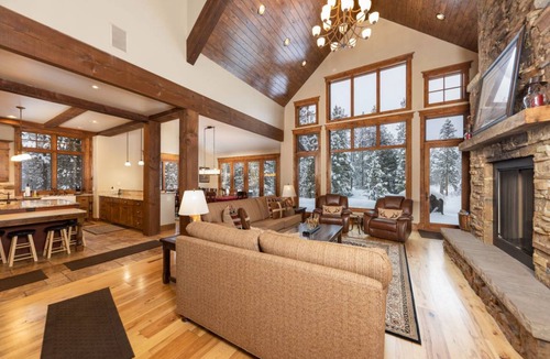 The Highlands House | 415 m² House ∙ 5 bedrooms ∙ 14 guests