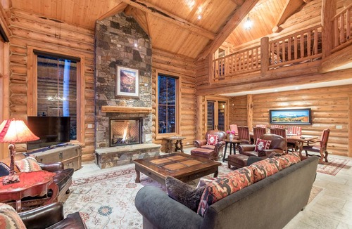 Mountain Village House | 418 m² House ∙ 4 bedrooms ∙ 8 guests