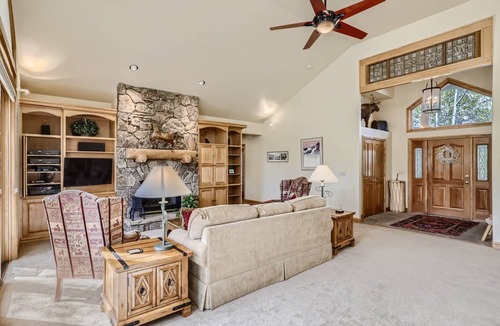 Three Peaks House | 418 m² House ∙ 4 bedrooms ∙ 10 guests