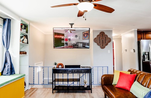 Northglenn House | 420Friendly HotTub Theater Arcade Gameroom Putt-Putt